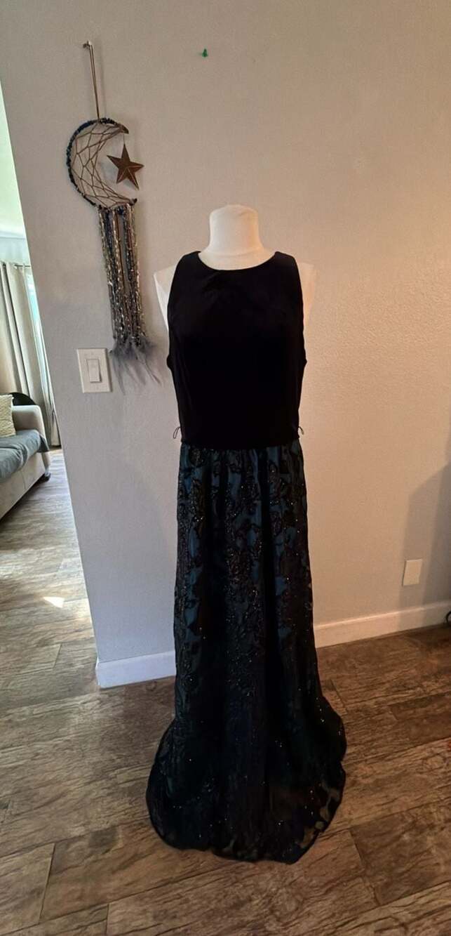 S.L. Fashions Size 10 Black Velvet and Teal Floral Lace Evening Gown